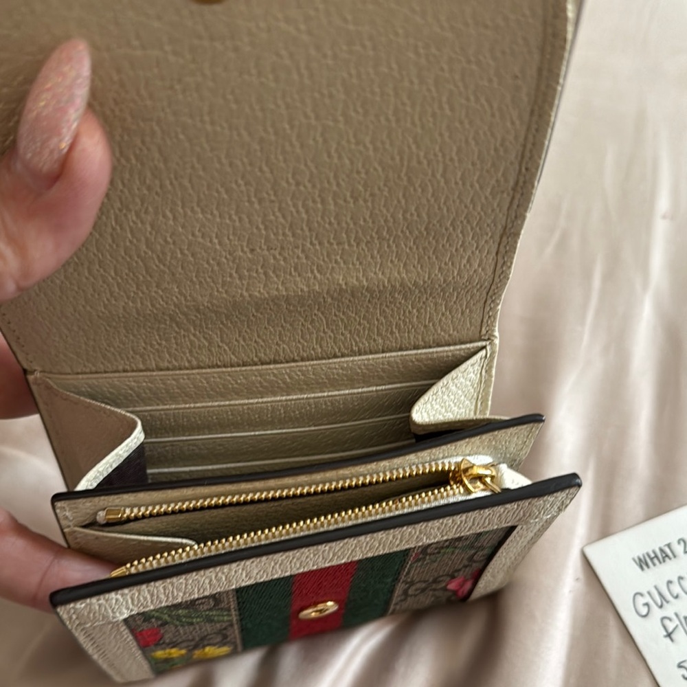 Gucci Beige Floral Wallet with Red and Green Stripes - Picture 4 of 4
